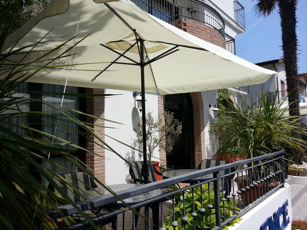 Ilios Residence ลิโดดิเยโซโล ภายนอก รูปภาพ